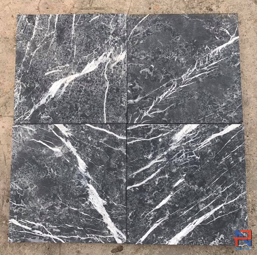 Đá xanh đen chỉ trắng khò lửa lát sân vườn