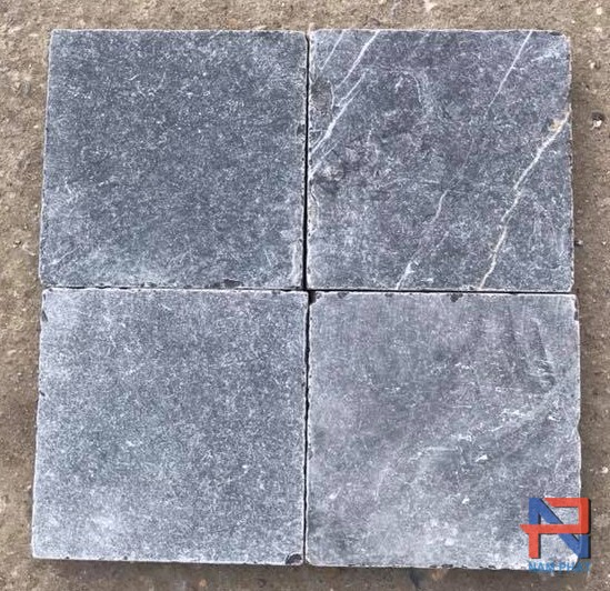 Đá xanh đen mài giả cổ kích thước 20x20 cm