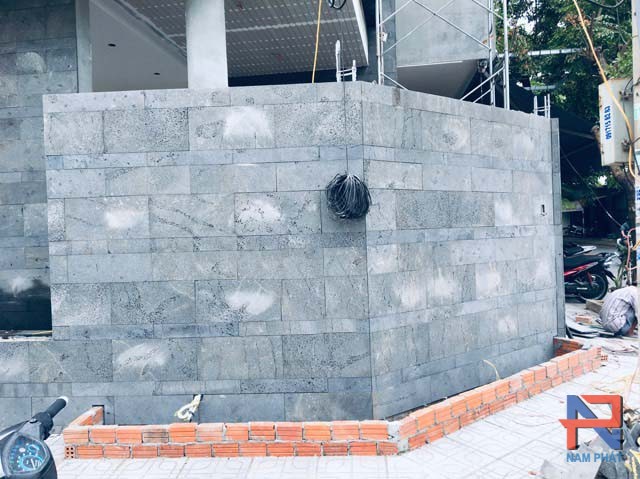 Giá đá ong xám ốp tường