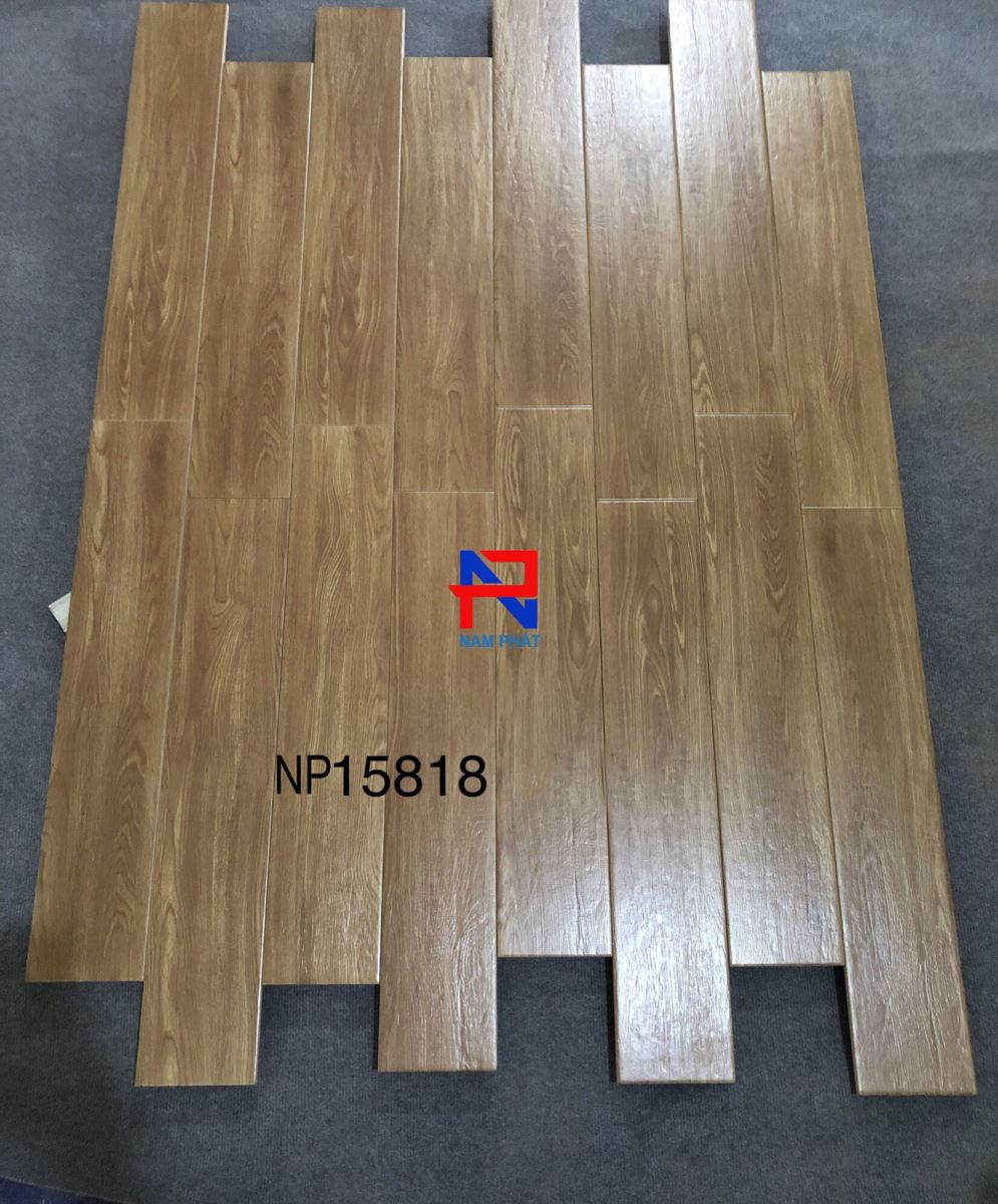 Gạch vân gỗ 15x80 cm NP15818