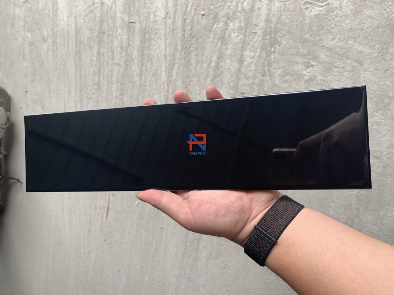 Gạch thẻ kích thước 100x400 mm đen phẳng bóng