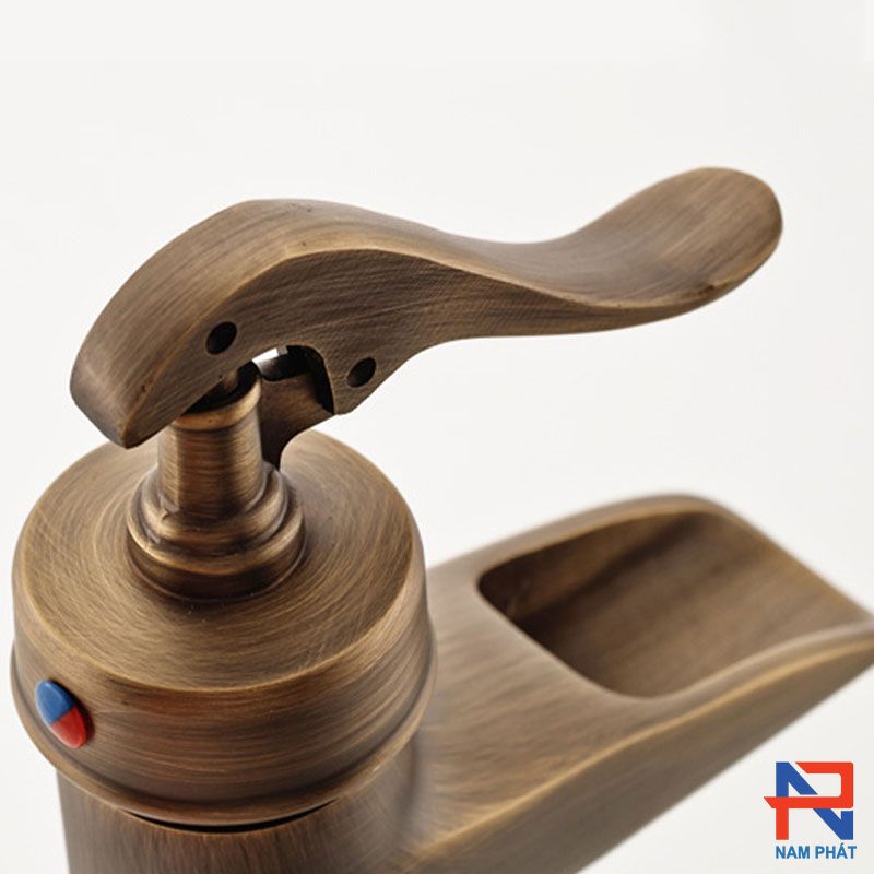 lavabo đồng thau