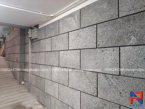 Đá ong xám ốp tường kích thước 30x60 cm 