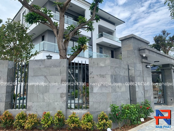 Đá ong xám ốp tường bao biệt thự