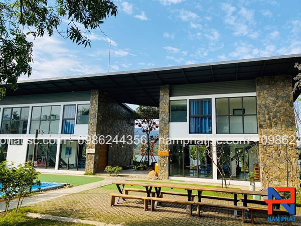 Đá rối vàng đa sắc ốp mặt tiền biệt thự 