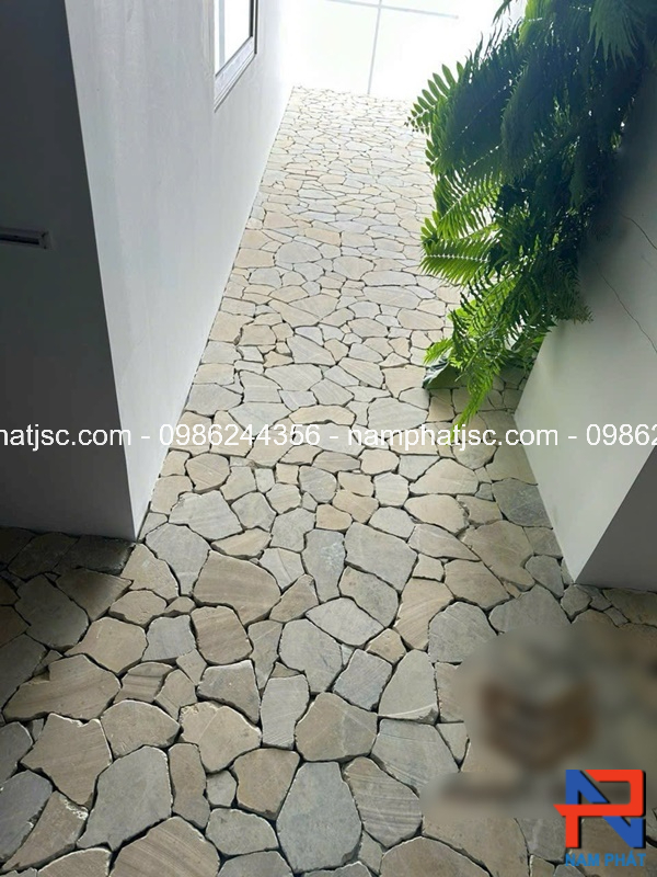 Đá rối vàng chanh ốp ô giếng trời 