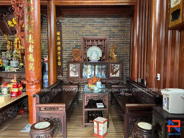 Gạch thẻ cổ ốp tường nhà thờ 