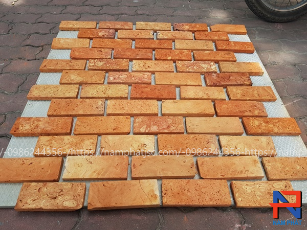 Gạch cổ ốp tường mặt lõi kích thước 7x20 cm 